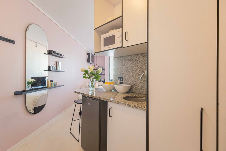 1 Bedroom Property for Sale in Sea Point Western Cape